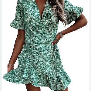 Kirundo Flowy Short Sleeve V-Neck Ruffle Wrap Green Printed Mini Dress Sz S NWT